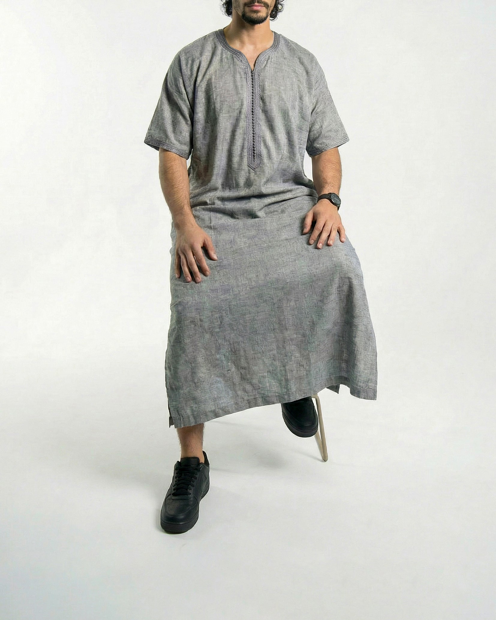 Mens Moroccan Thobe - The Embroidered Fit in Dark Grey