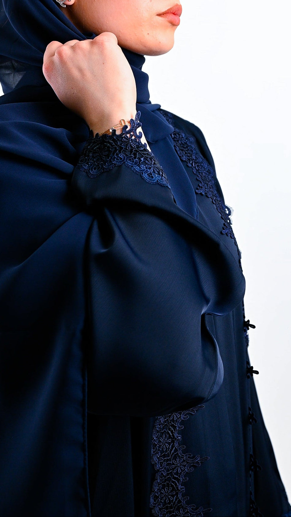 Womens Essential Abaya - Your Laced Companion in Midnight
