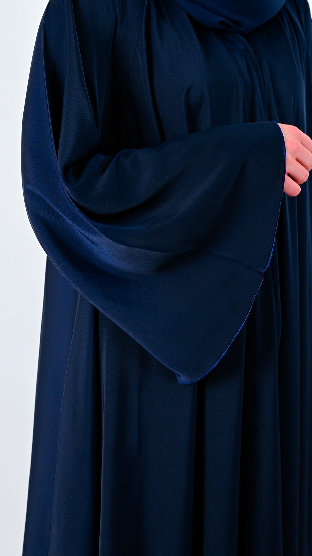 Womens Essential Abaya - Your Daily Companion in Midnight